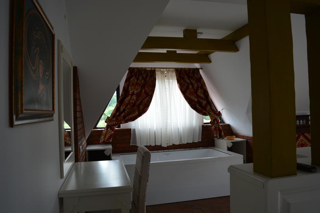 Hotel Conacul Bratescu Bran  Exteriér fotografie
