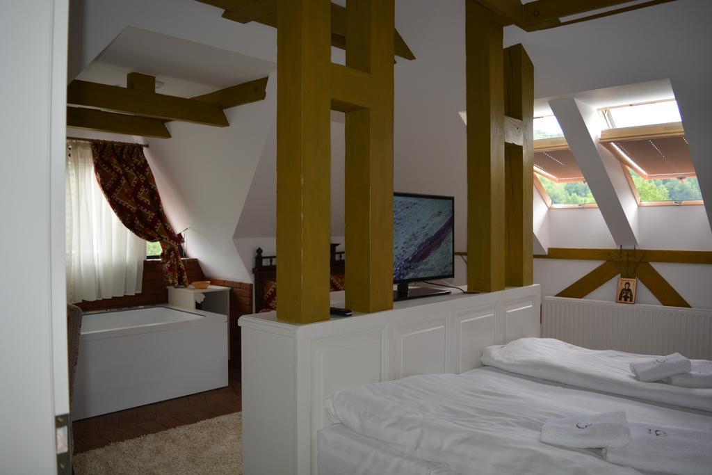 Hotel Conacul Bratescu Bran  Exteriér fotografie